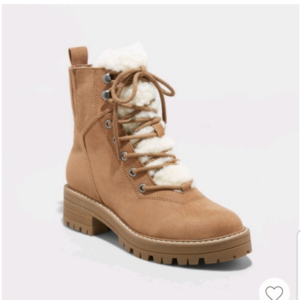 Universal thread sherpa hiking boots
